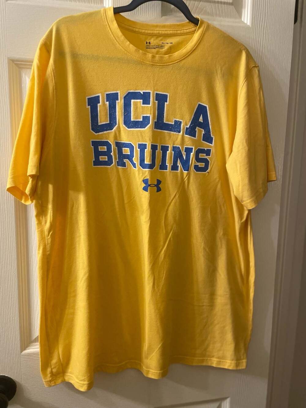 Under Armour UCLA Bruins Graphic T-Shirt Yellow Size XL